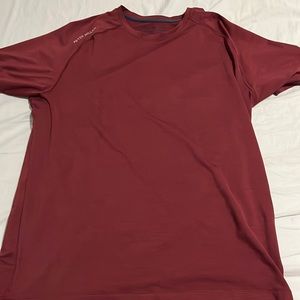 Brand New, only worn twice Peter Millar Maroon Large Aurora Performance T-Shirt